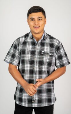 CAMISA MANGA CORTA CON ESTAMPADO DE CUADROS