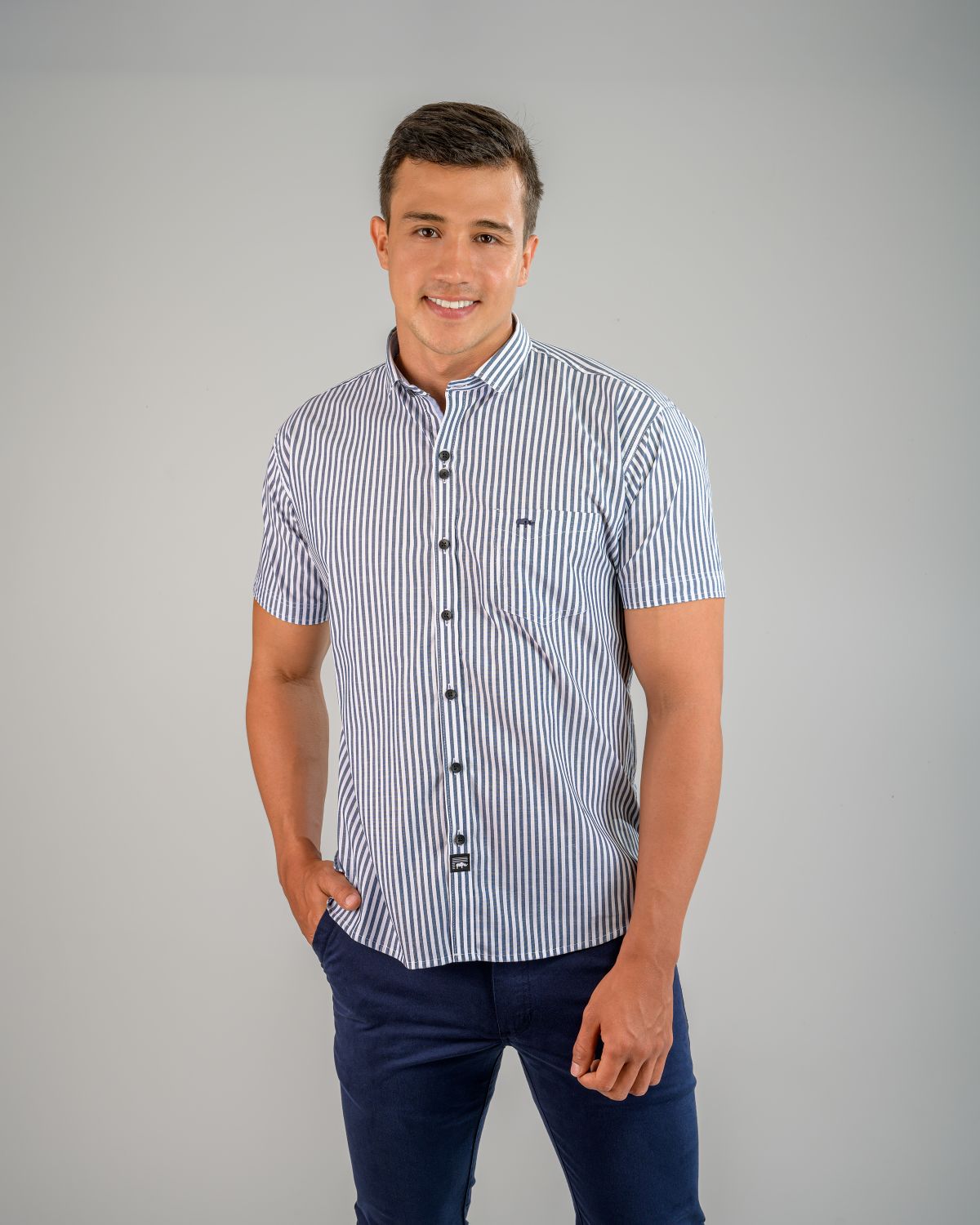 CAMISA MANGA CORTA CON ESTAMPADO DE LÍNEAS