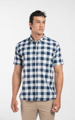 CAMISA MANGA CORTA CON ESTAMPADO DE CUADROS